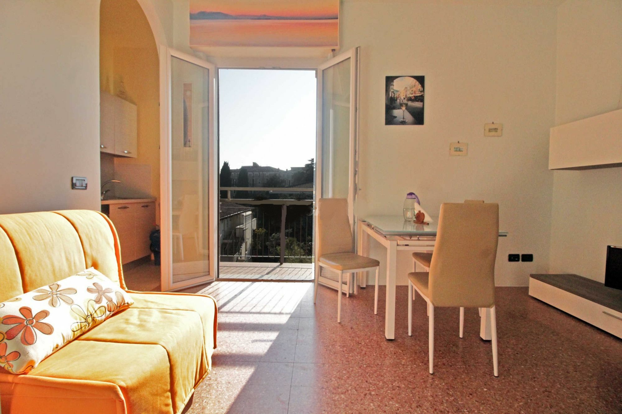 Appartamento Del Sole Desenzano del Garda Luaran gambar